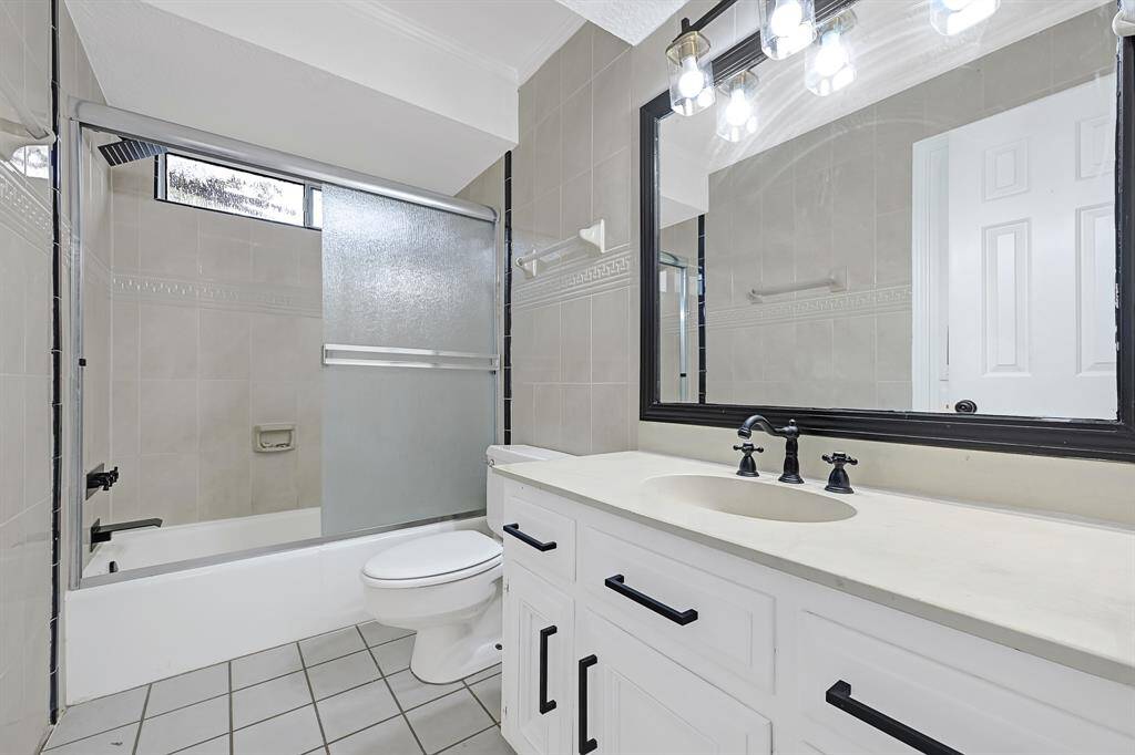 Secondary bathroom