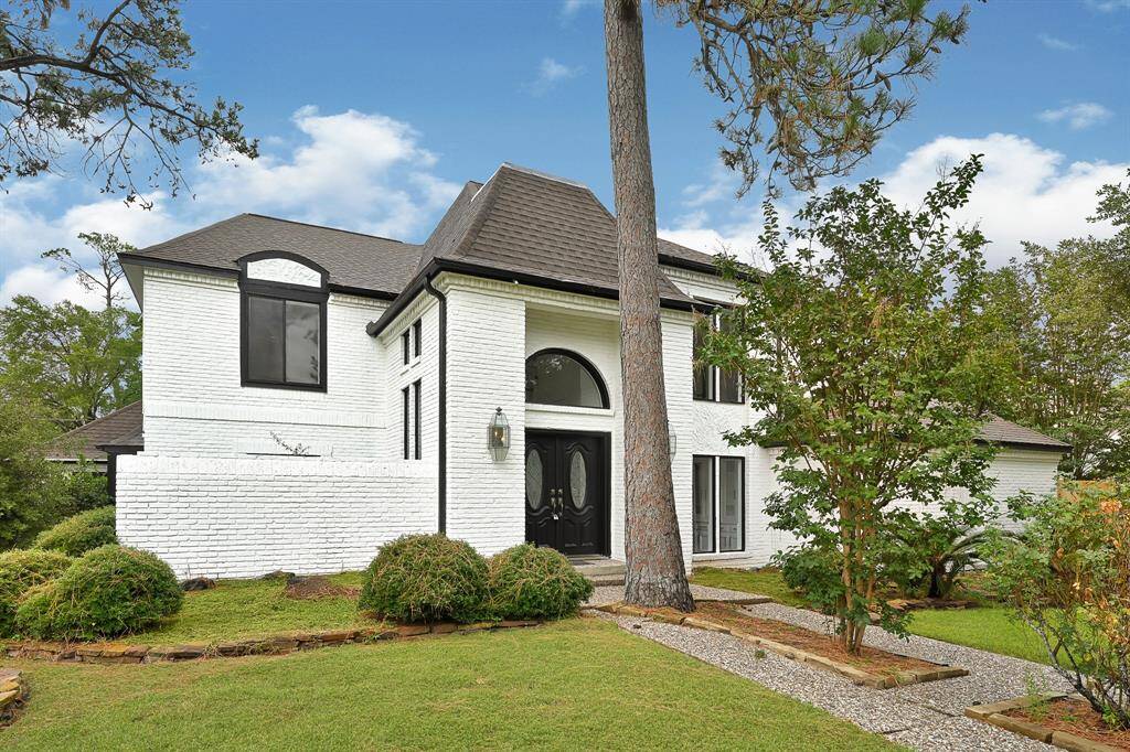 Welcome home to 15618 Banty Falls Ct.