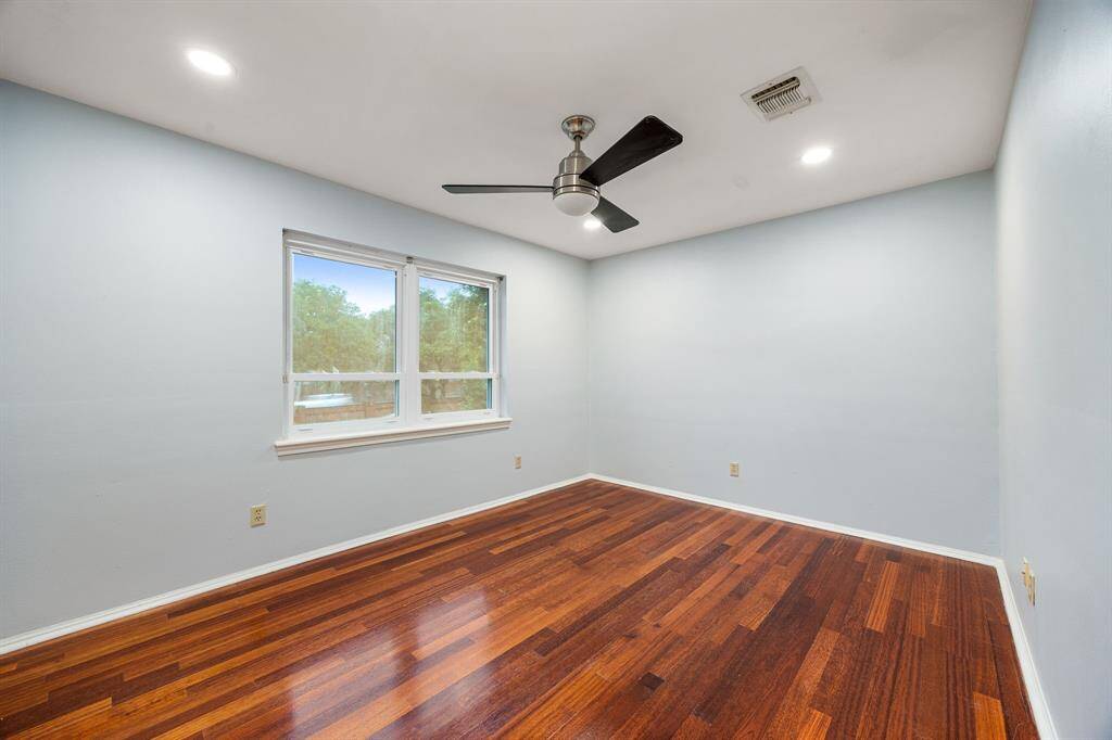 Third guest room located upstairs.