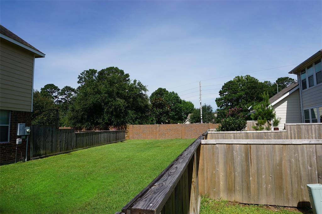 Thie greenbelt (maintained by the HOA) is an amazing feature helping to eliminate any backyard neighbors for extra privacy.