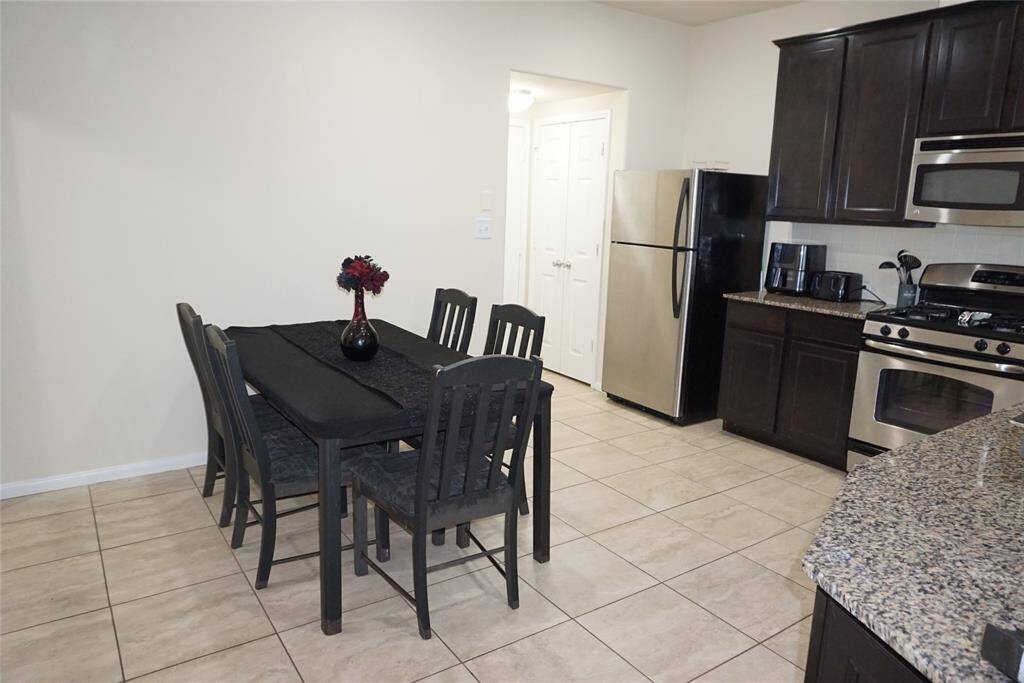 Fresh paint in the kitchen/dining room.