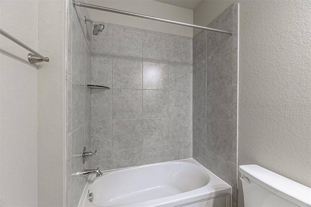 2nd Full Bath Tub/Shower Combo