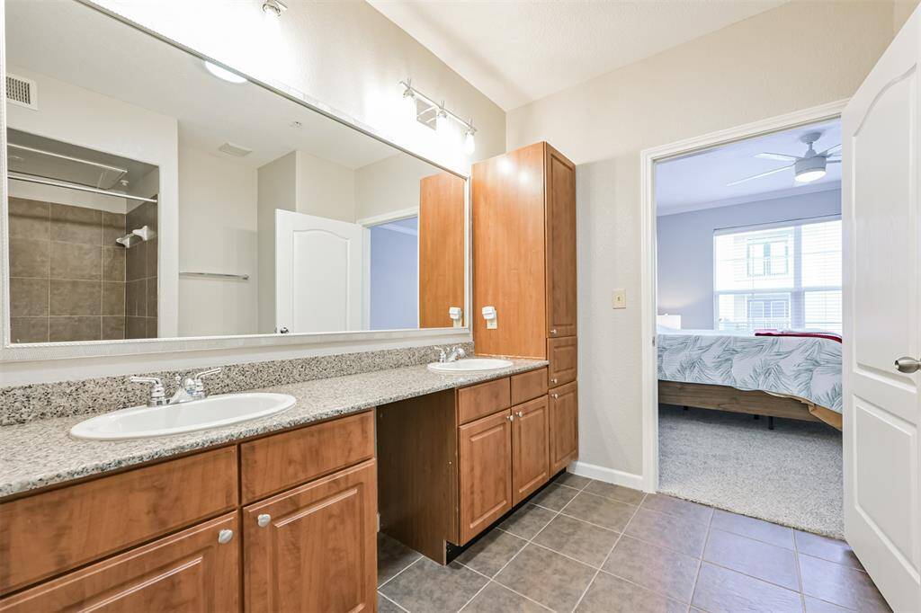 And plenty of storage space in the bathroom too!