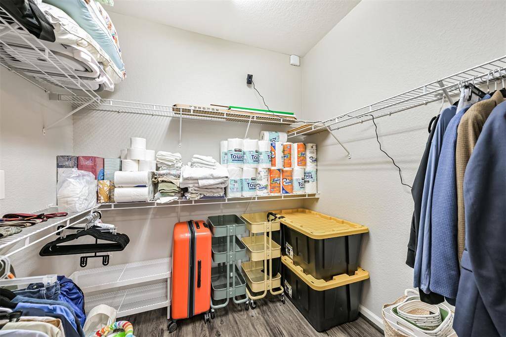 The closet is big!
