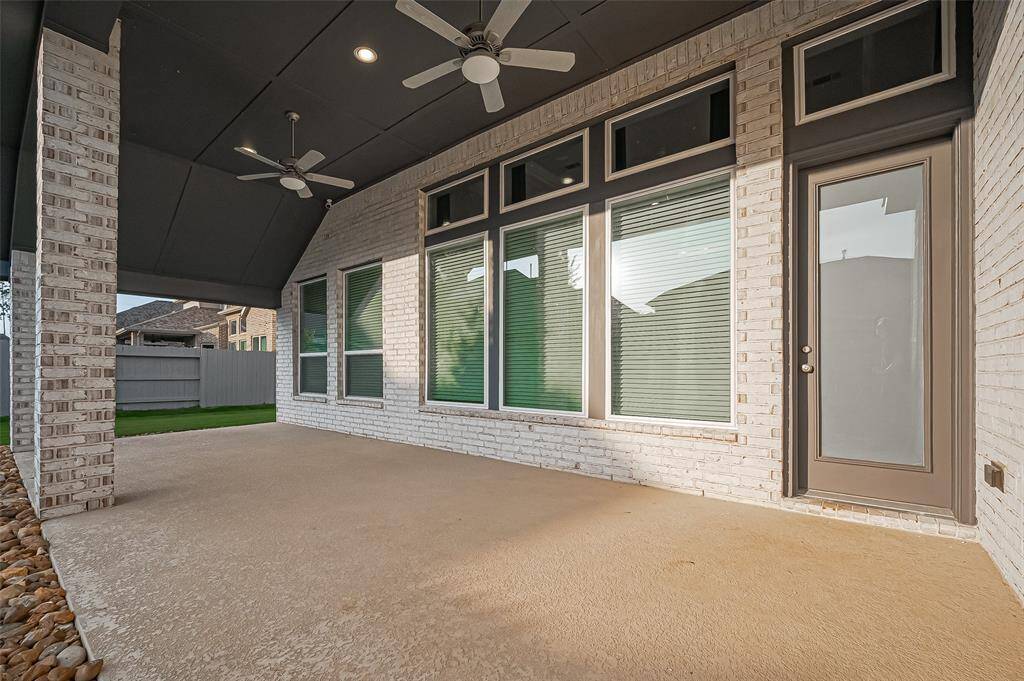 Large Patio for entertaining