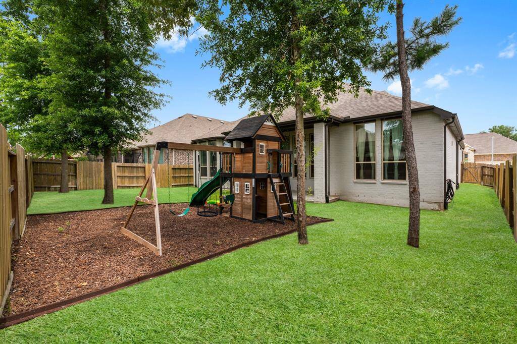 Why go to the park, when you have your own playground? See our on-line video for all of the features in this great kids' paradise!
