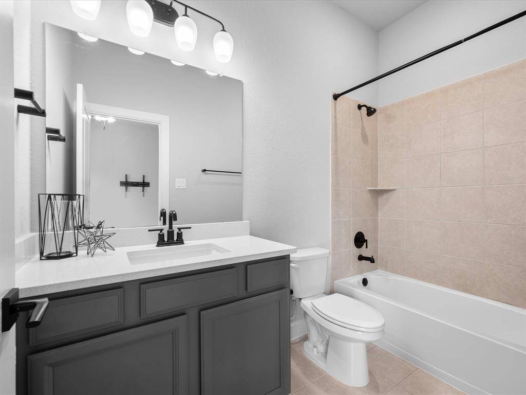 En-Suite Bathroom