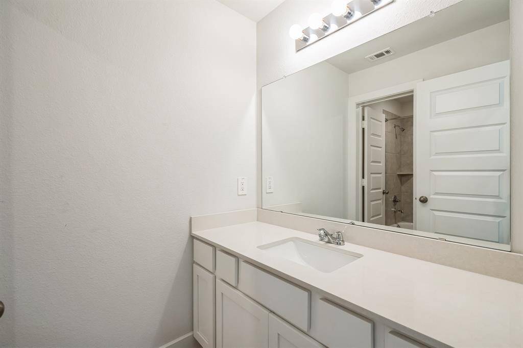 2nd floor full bath