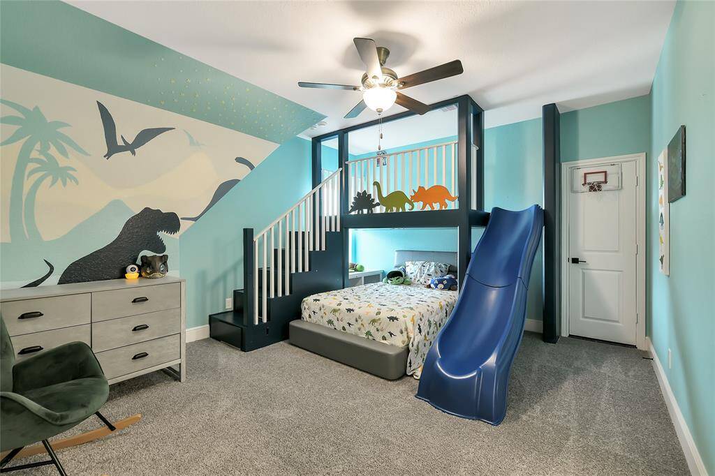Upstairs bedroom 2