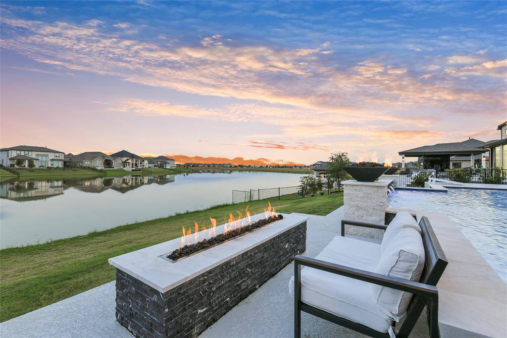 Enjoy this cozy lakeside firepit to watch the sunsets.
