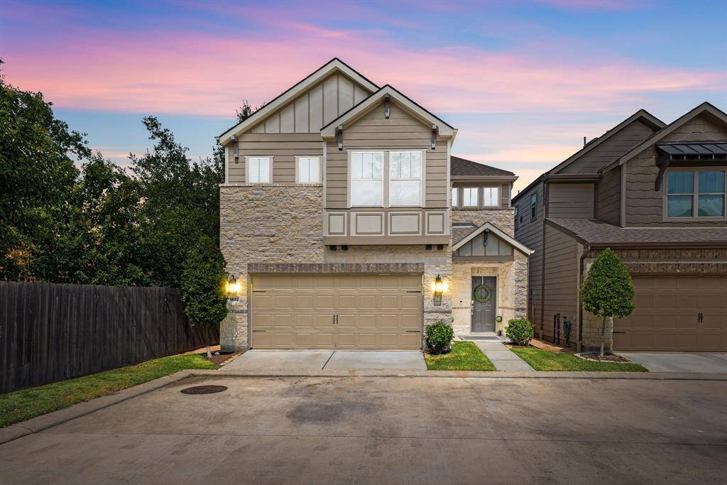 Welcome home to 1822 Calabasas Way, a modern two-story nestled inside the gated enclave of Summerlyn at Spring Branch and zoned to sought-after Spring Branch ISD. Built in?2021 by Pulte Homes, this move-in-ready residence offers 4 bedrooms, 2 full baths, 1 half bath and an attached 2-car garage on a low-maintenance homesite.