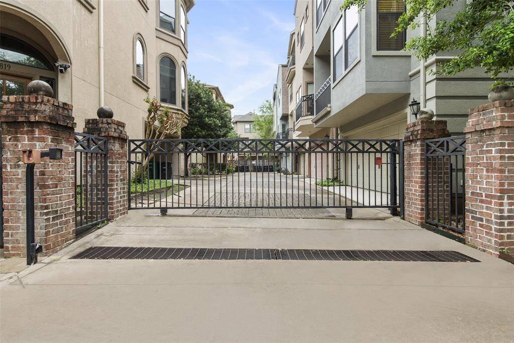 Automatic gate with code welcomes you home