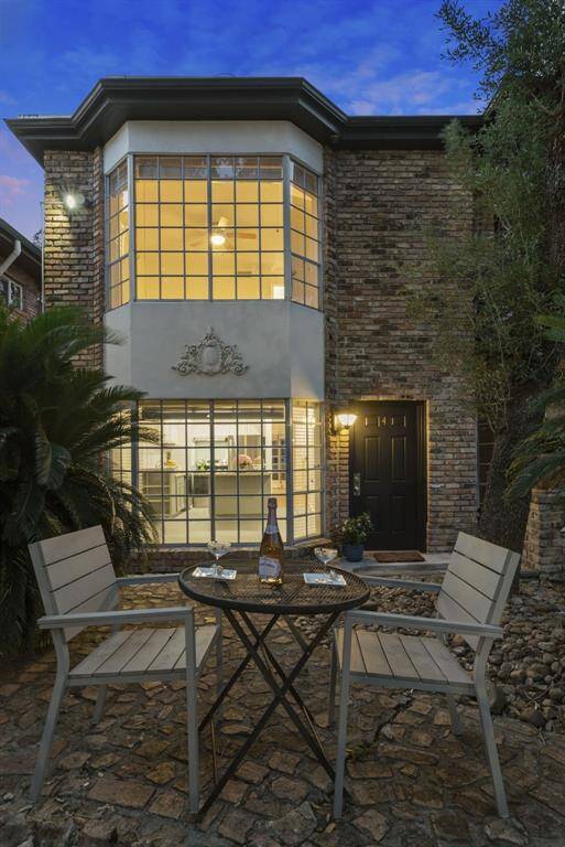 Meet me in the courtyard to unwind at the end of the day