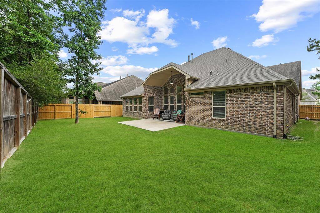 Plenty of room for pets and kids to run around!