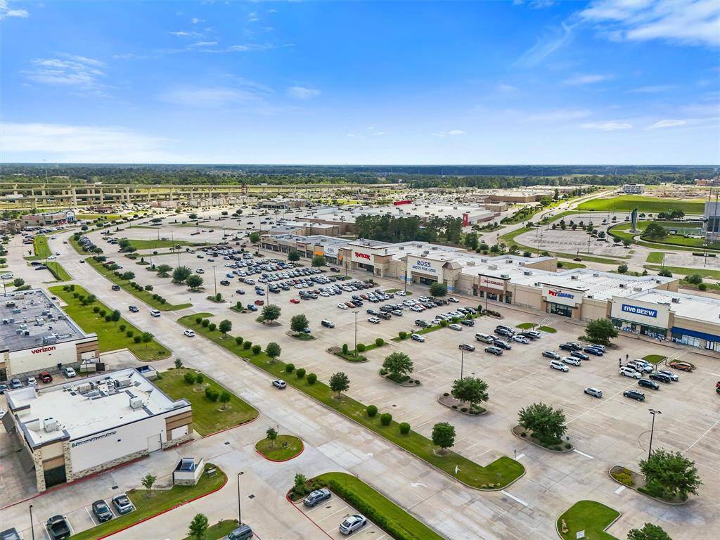 6 minutes away from shopping, dining, and entertainment at the Valley Ranch Town Center