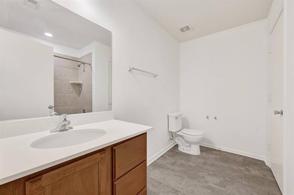 2nd Full Bathroom