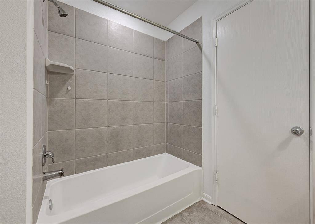 2nd Full Bathroom 2nd View