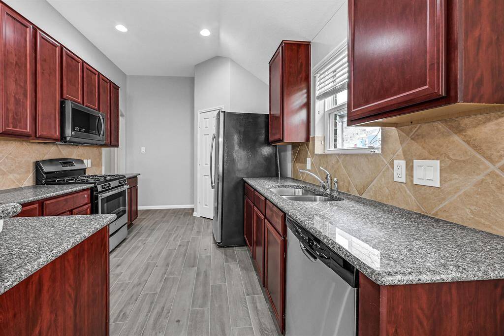 Granite countertops in the kitchen