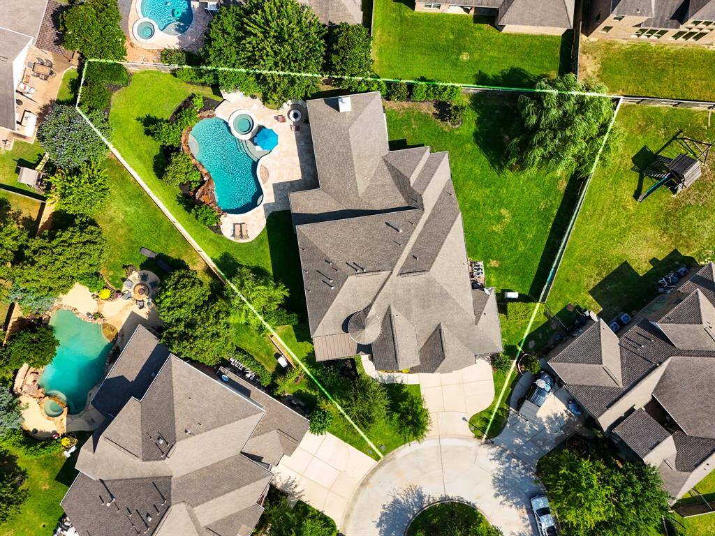 The home is optimally positioned on a beautiful cul-de-sac pie-shaped lot in premier master planned community of Gleannloch Farms.
