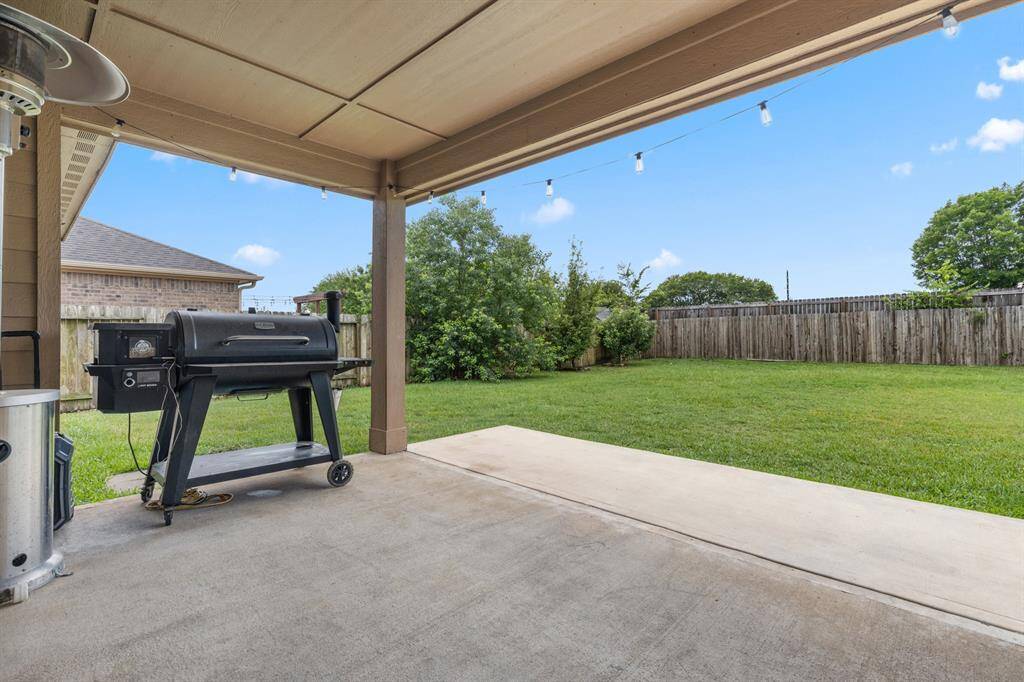 Covered patio just off the kitchen