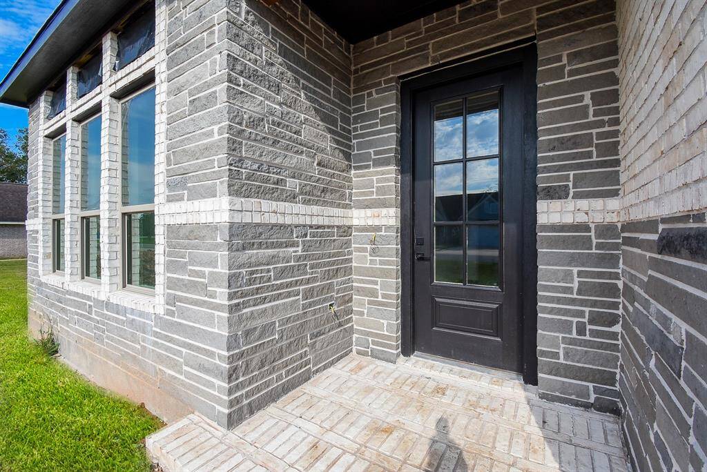 Inviting Front Entry