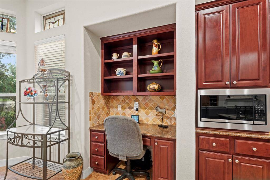 Built in study area is perfect for knocking out homework or last minute meetings from home!
