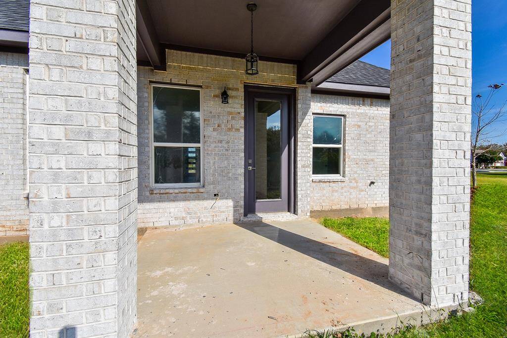 Brick Columns adorn the covered back patio!