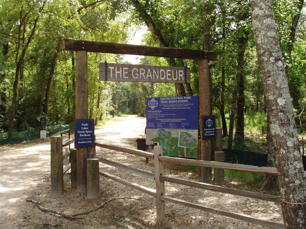 Plenty of hiking and biking trails within the comunity.