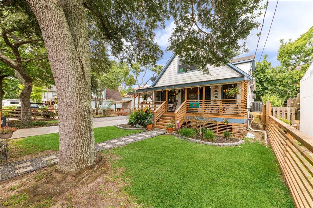 Yard space in front, on the side and a little in the back.  The whole thing is fenced in.