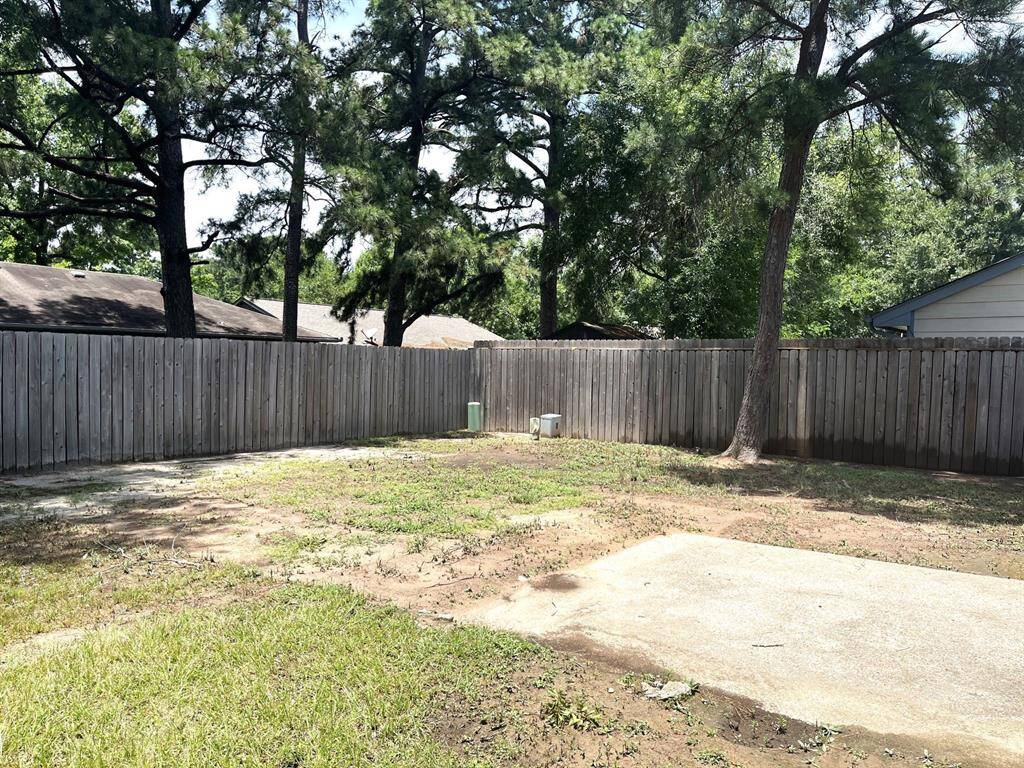 Large yard, fully fenced...