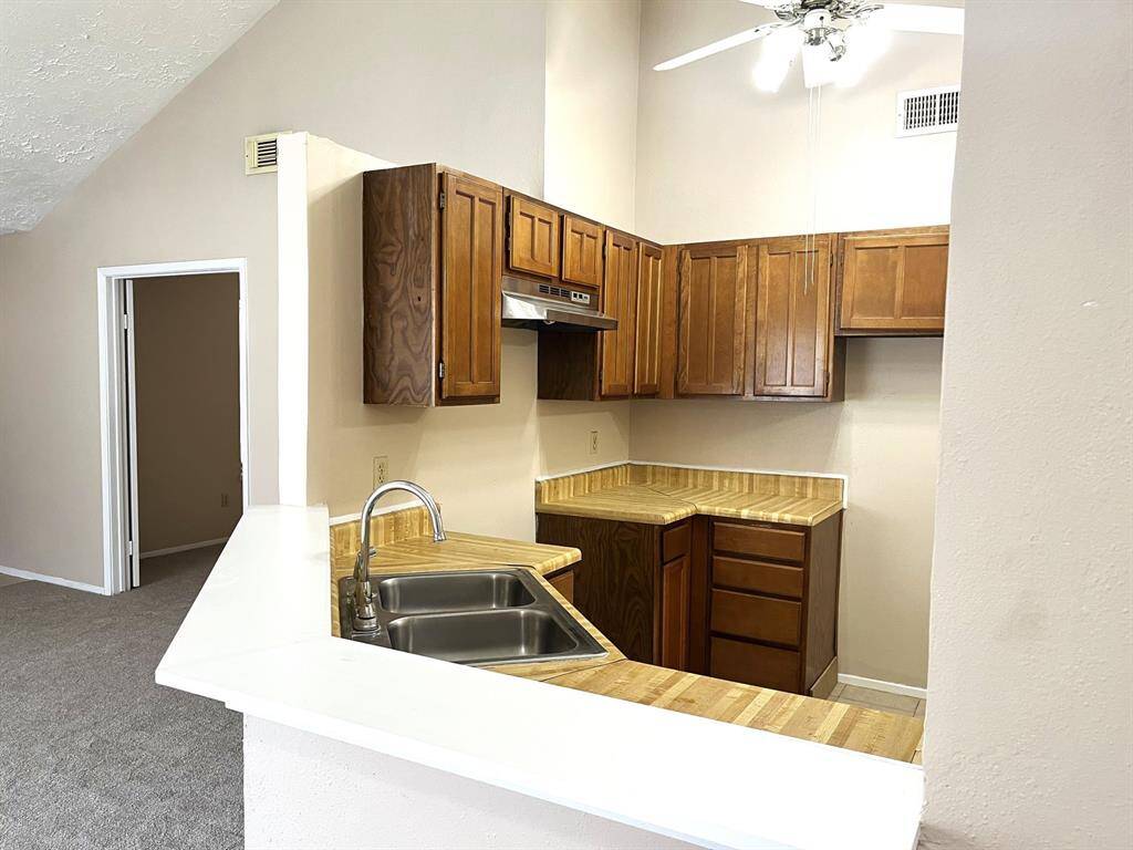 This breakfast bar can also double as a serving area when you entertain!