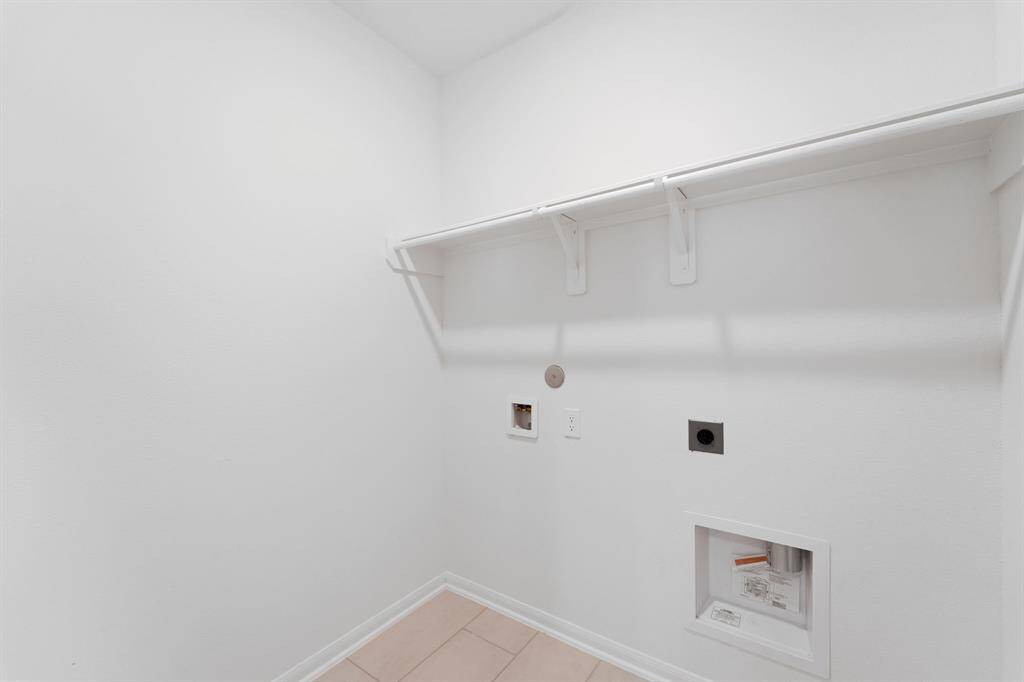 Note: Sample product photo. Actual exterior and interior selections may vary by homesite. Photo may be virtually staged