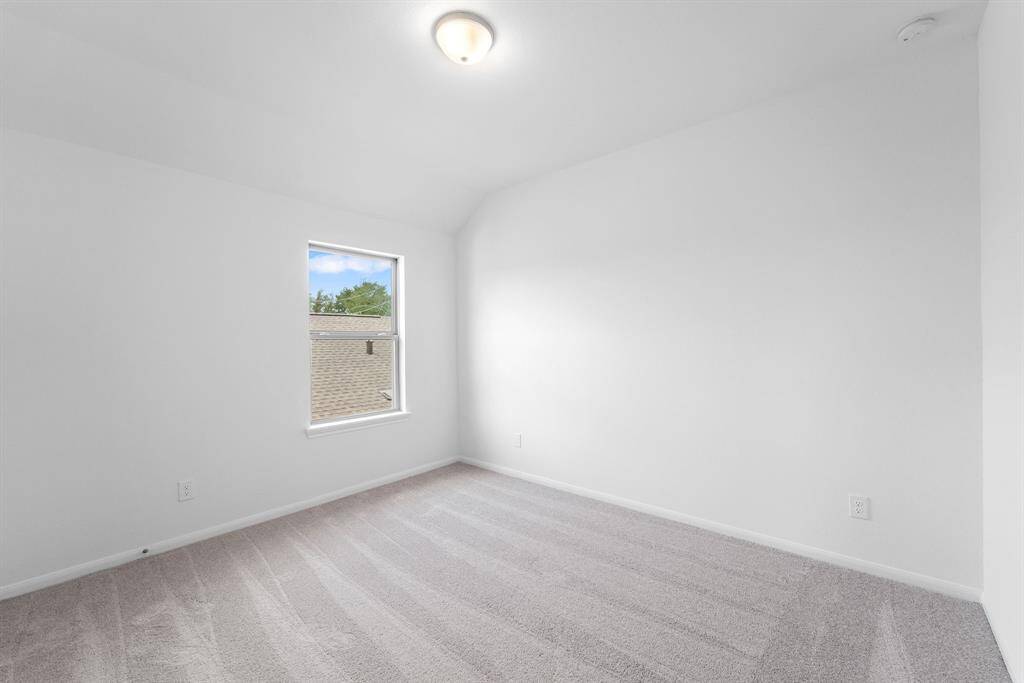 Note: Sample product photo. Actual exterior and interior selections may vary by homesite. Photo may be virtually staged