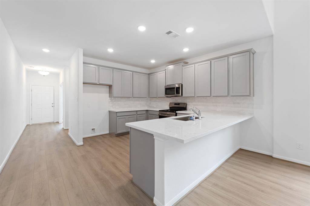 Note: Sample product photo. Actual exterior and interior selections may vary by homesite. Photo may be virtually staged