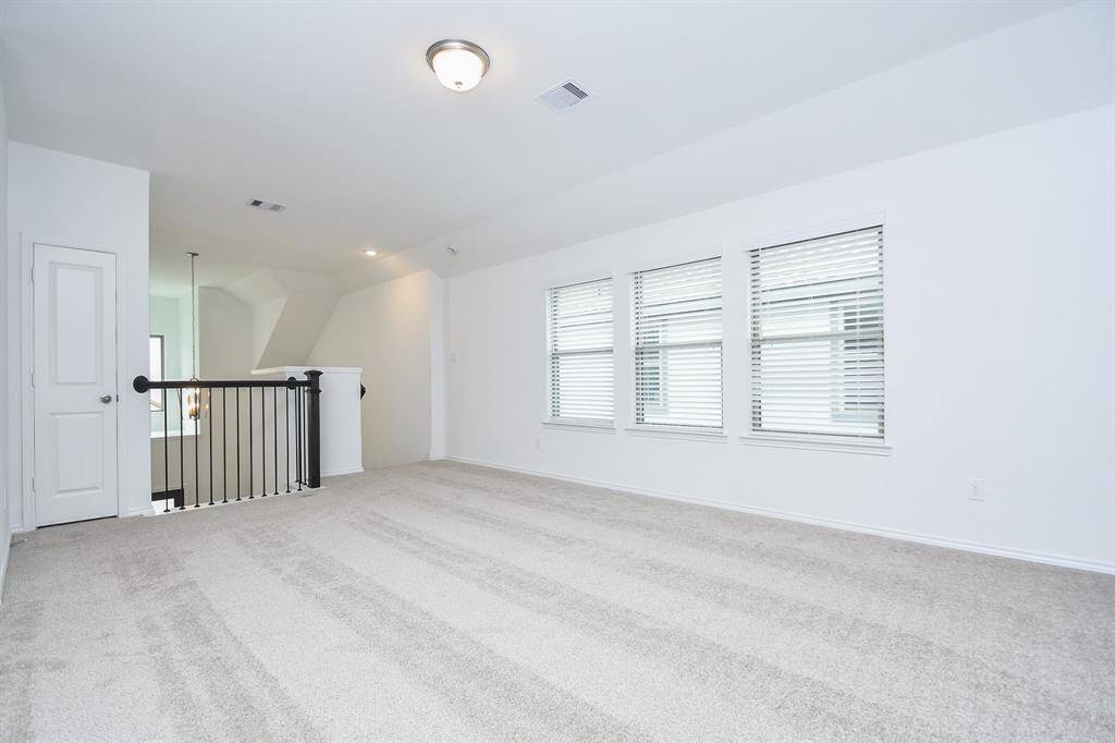 High ceilings and more huge windows bathe this vast 2nd floor in pure natural light.