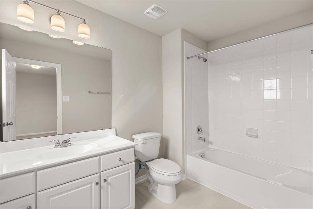 Note: Sample product photo. Actual exterior and interior selections may vary by homesite. Photo may be virtually staged