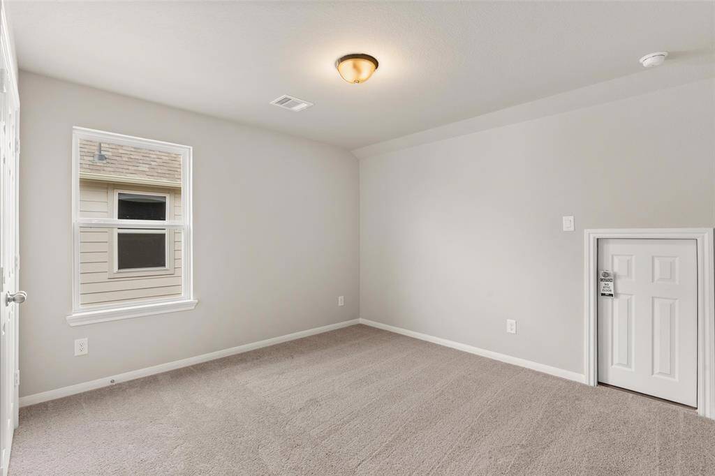 Note: Sample product photo. Actual exterior and interior selections may vary by homesite. Photo may be virtually staged