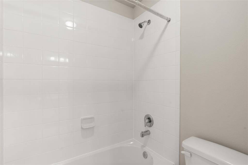 Note: Sample product photo. Actual exterior and interior selections may vary by homesite. Photo may be virtually staged