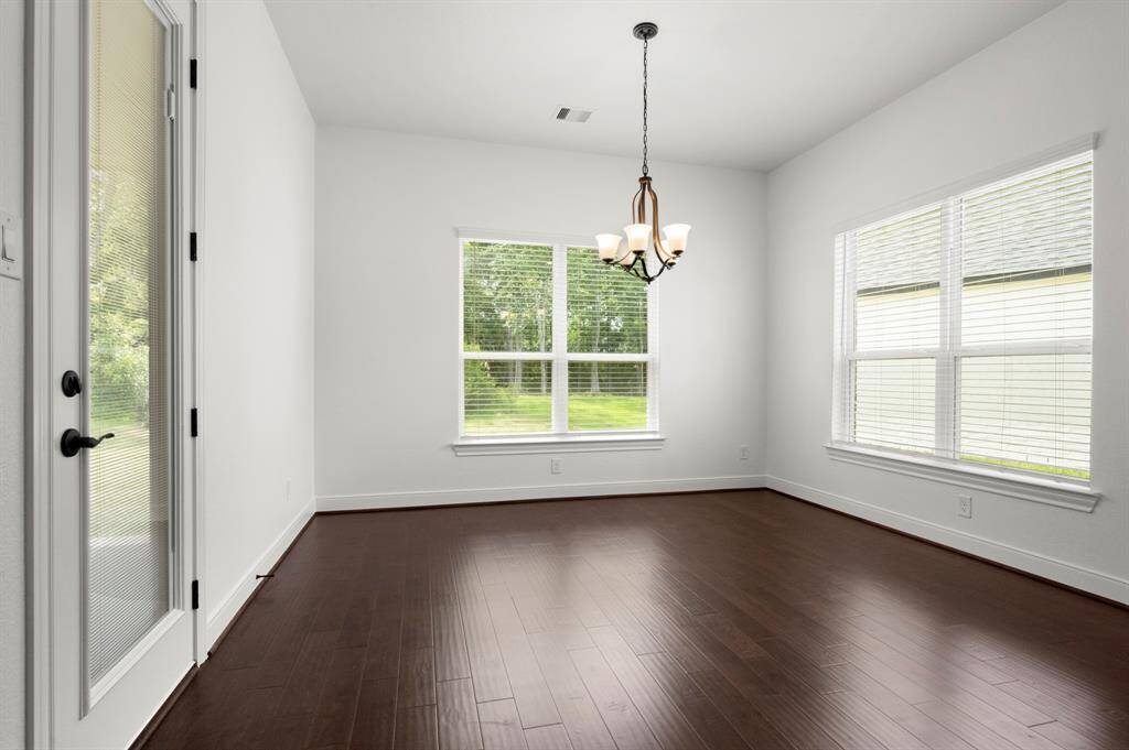 dining area off kitchen