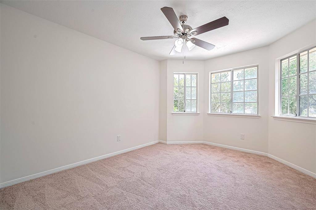 Upstairs Bedroom #4