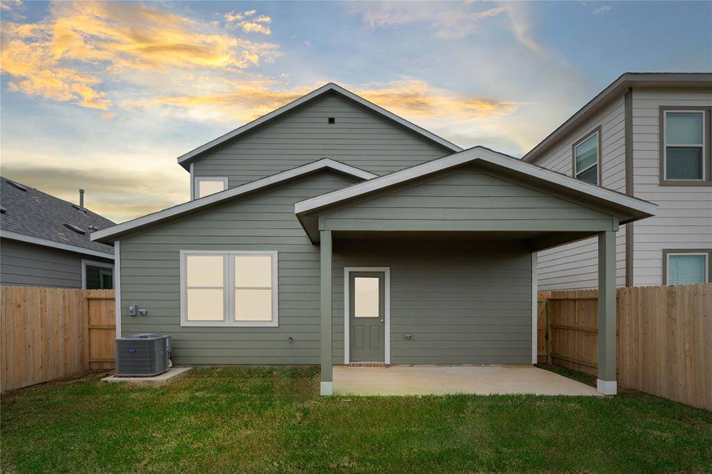 Come and see this spacious backyard with its beautiful covered patio. There is plenty of room for the kids to play and adults to relax! Perfect for your outdoor living space, patio furniture, bbq pit, and so much more. The possibilities are endless!