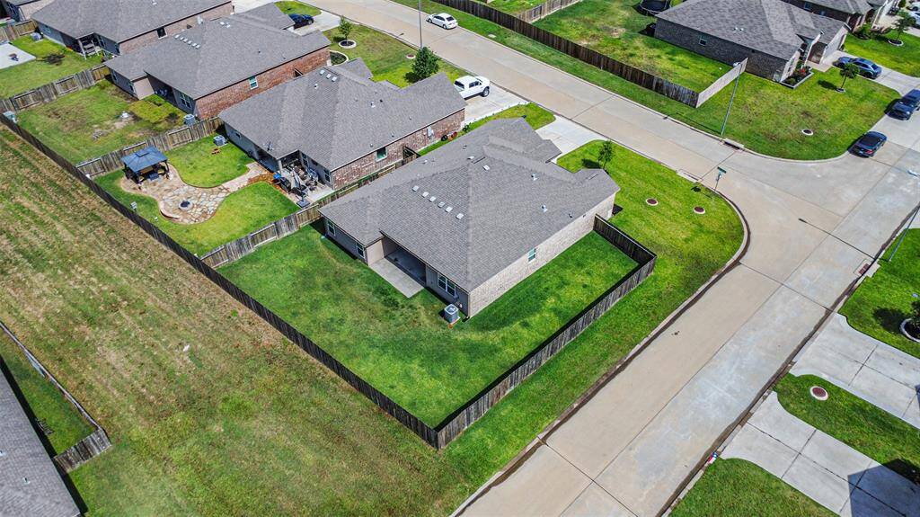 This home has so much space between it and other houses on three sides!