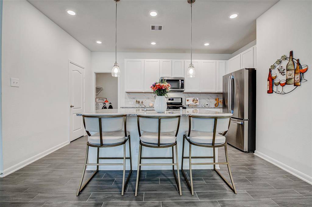 Light, Bright & Built for Entertaining!