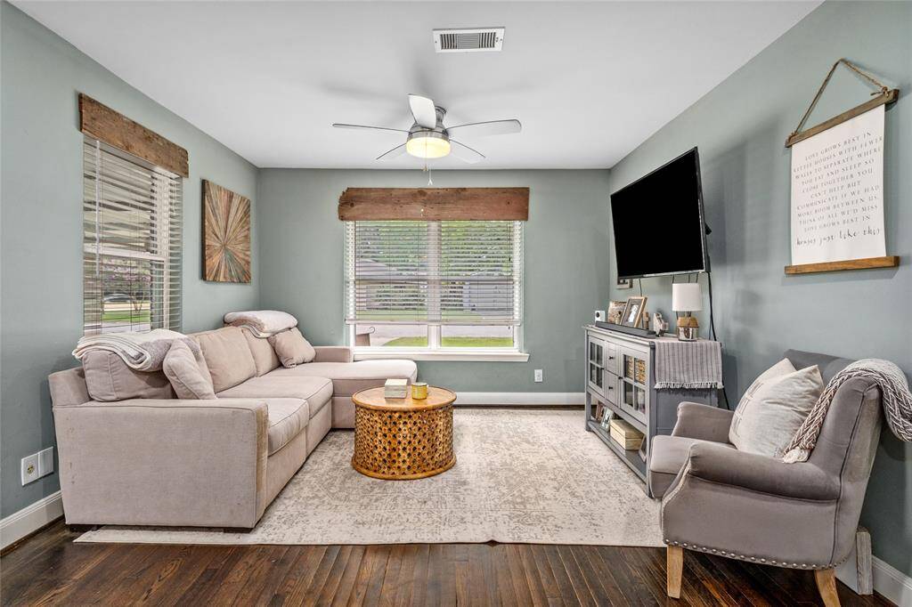 The large windows provide plenty of natural lighting.