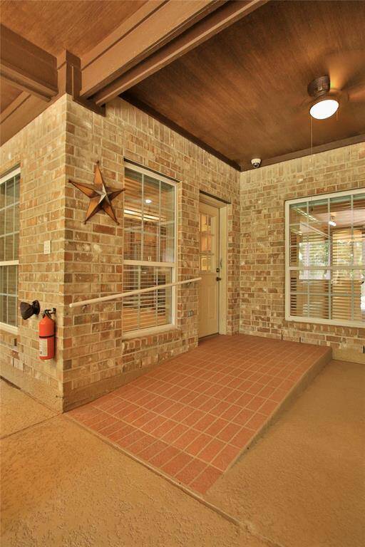 The tiled ramp from the kitchen makes easy access to the patio and outdoor kitchen.
