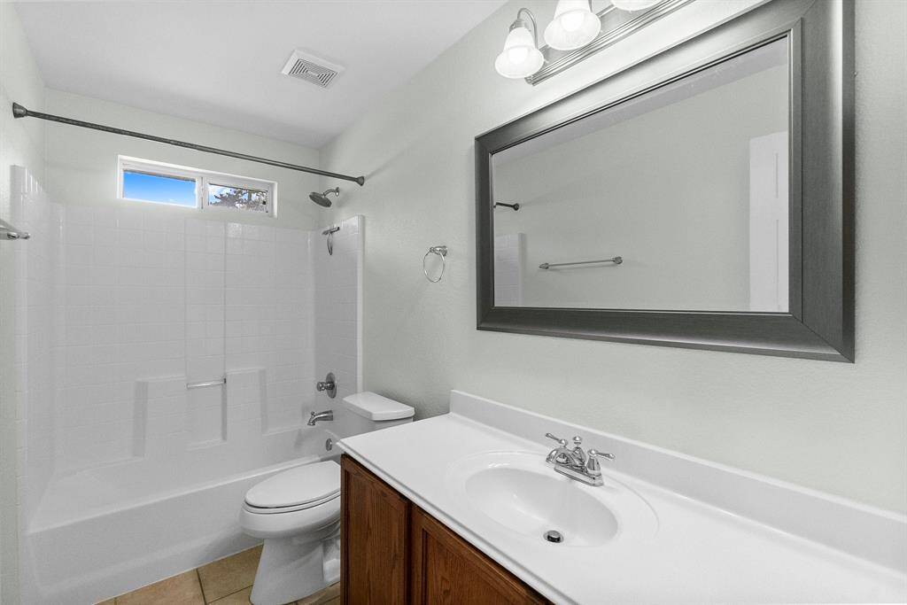 Second bath offers a shower/tub combo