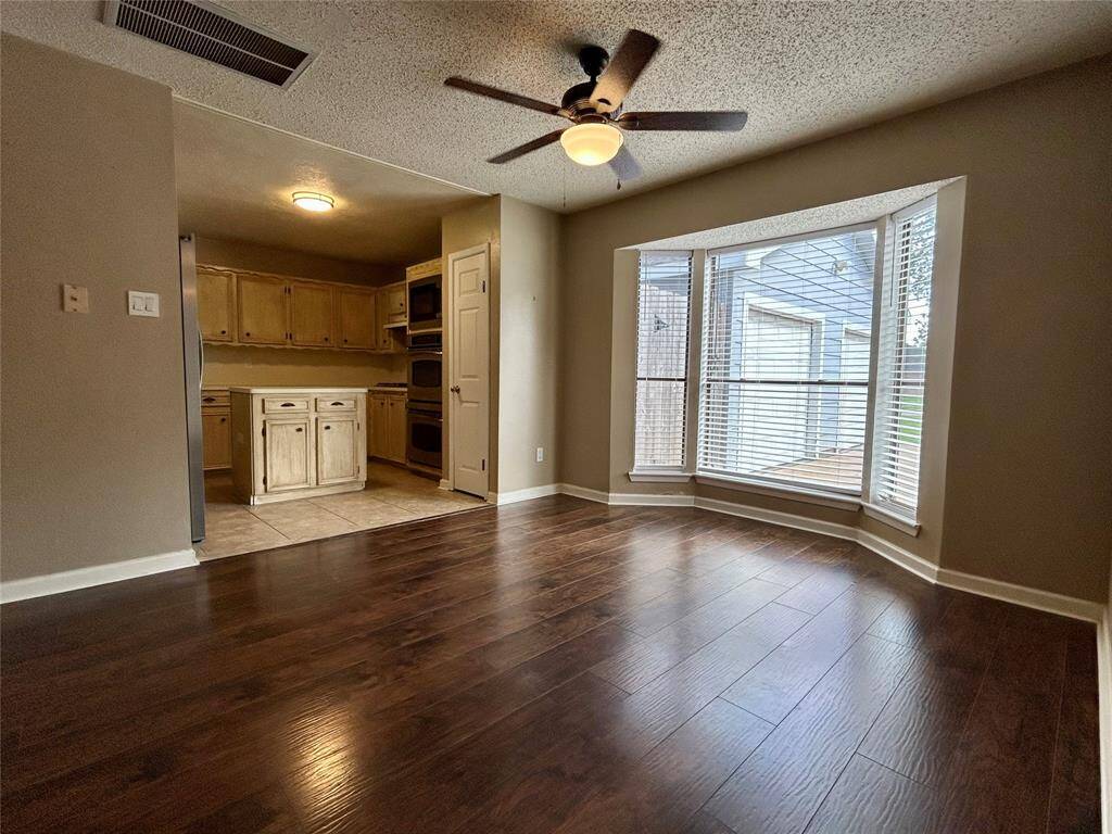 Dining room.