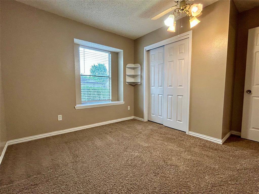 Second bedroom.