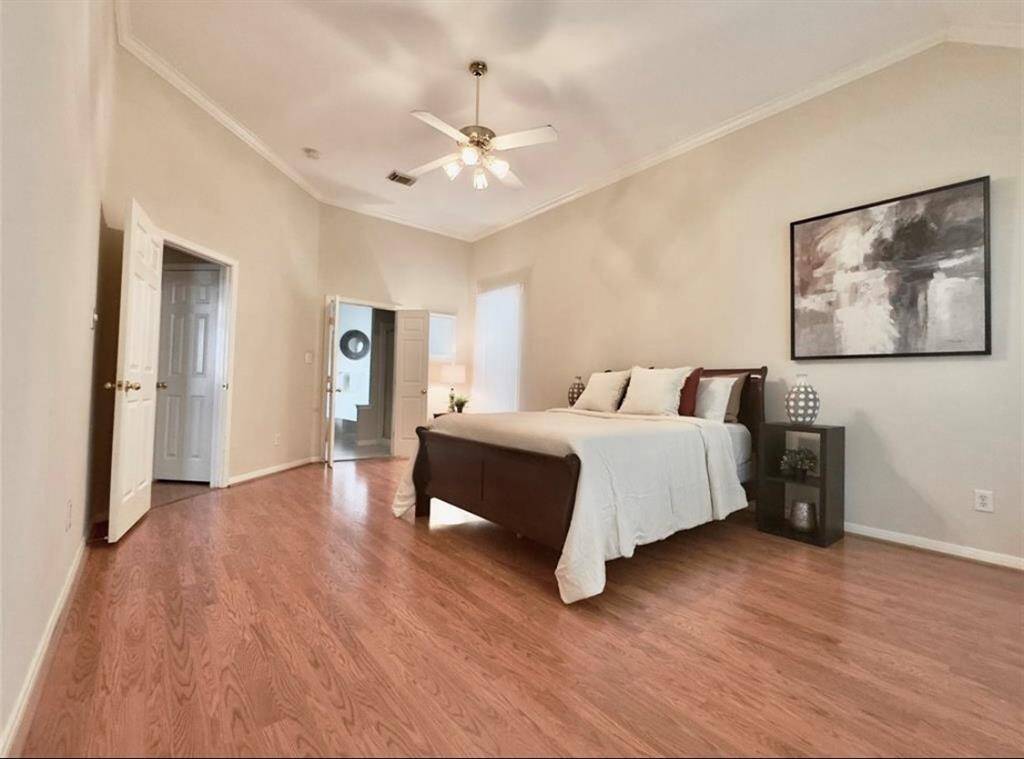 Primary suite (first floor).