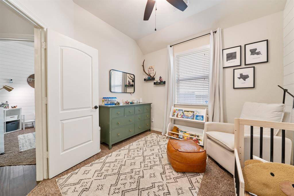 Guest bedroom 1
